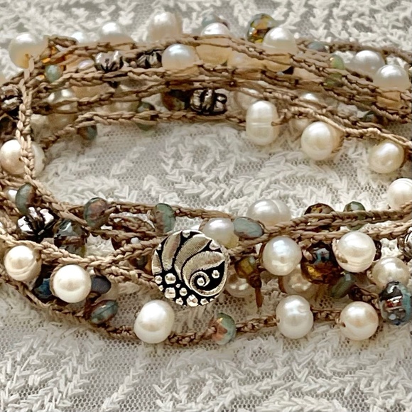 ARTISAN Necklace “Pearls in the Mist” on Sepia Long Crocheted Wrap - Picture 5 of 14